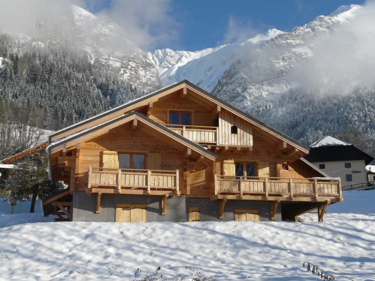 Log_House_France_Lake_Annecy_32.jpg